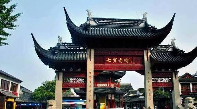 我想知道，这附图片是哪个动漫里的女主？游戏画面